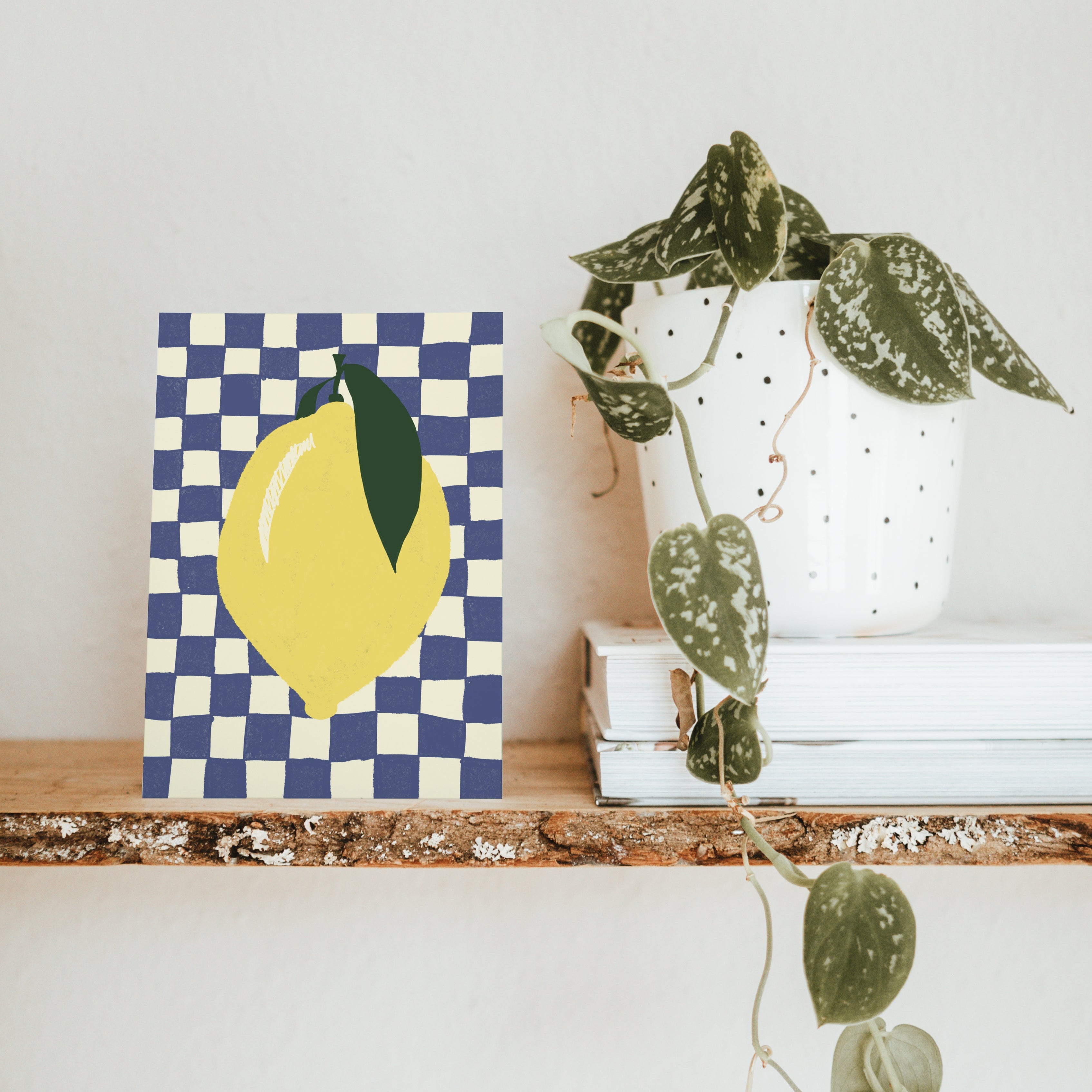 POSTCARD LEMON ON CHECKED PATTERN