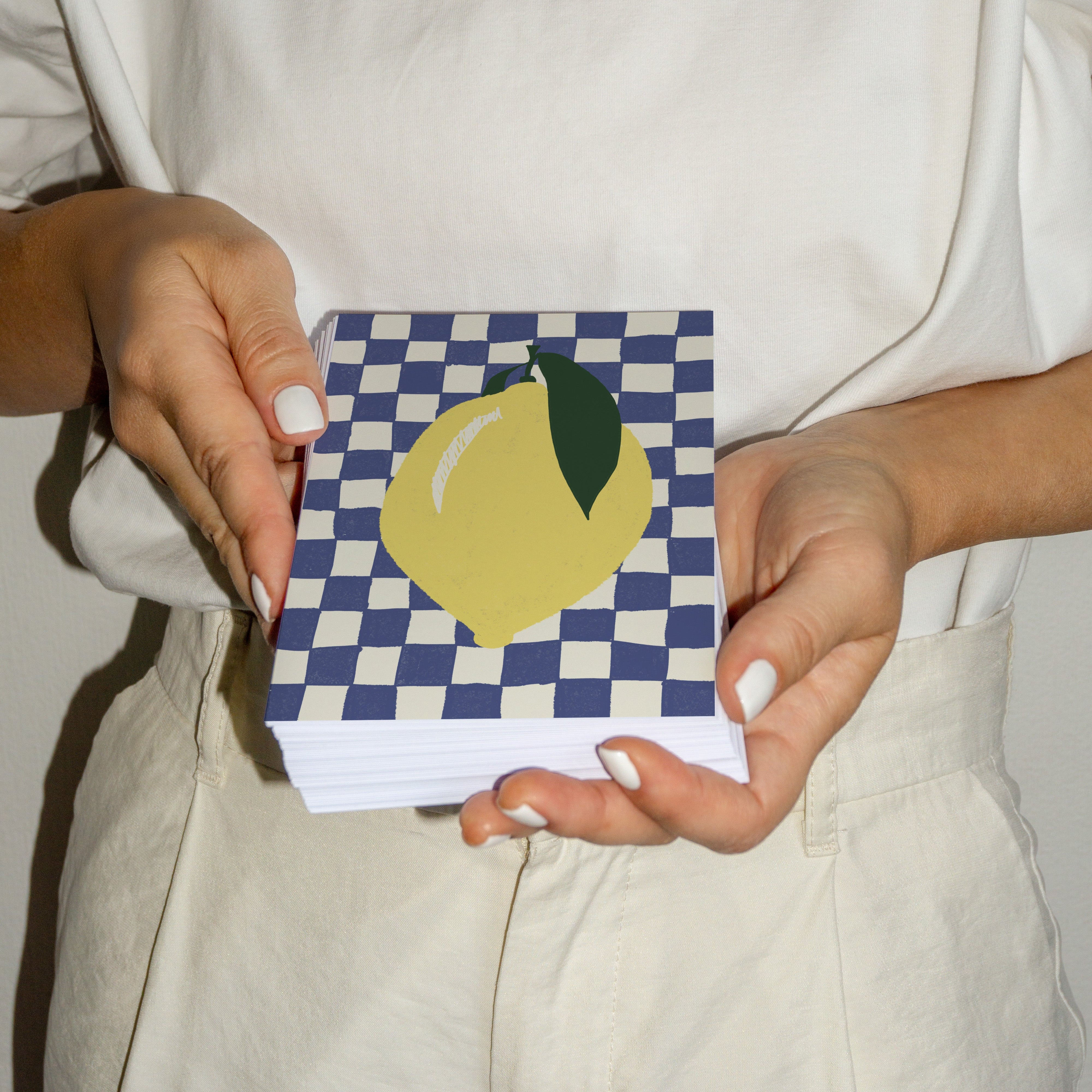 POSTCARD LEMON ON CHECKED PATTERN